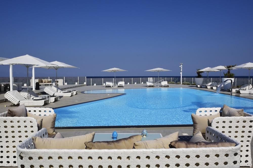 Sole In Me Resort By Altoborgo Ostuni Bagian luar foto