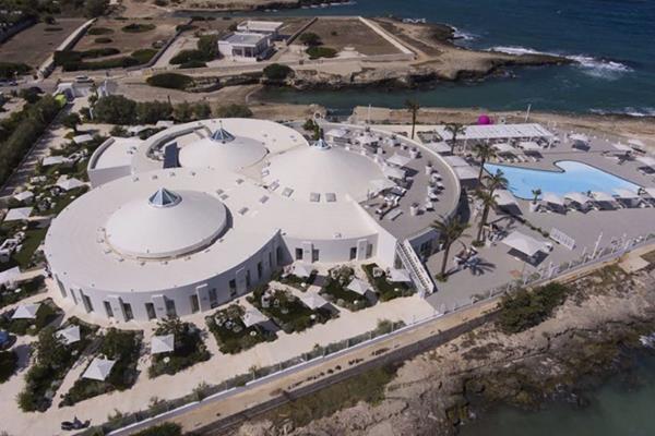 Sole In Me Resort By Altoborgo Ostuni Bagian luar foto